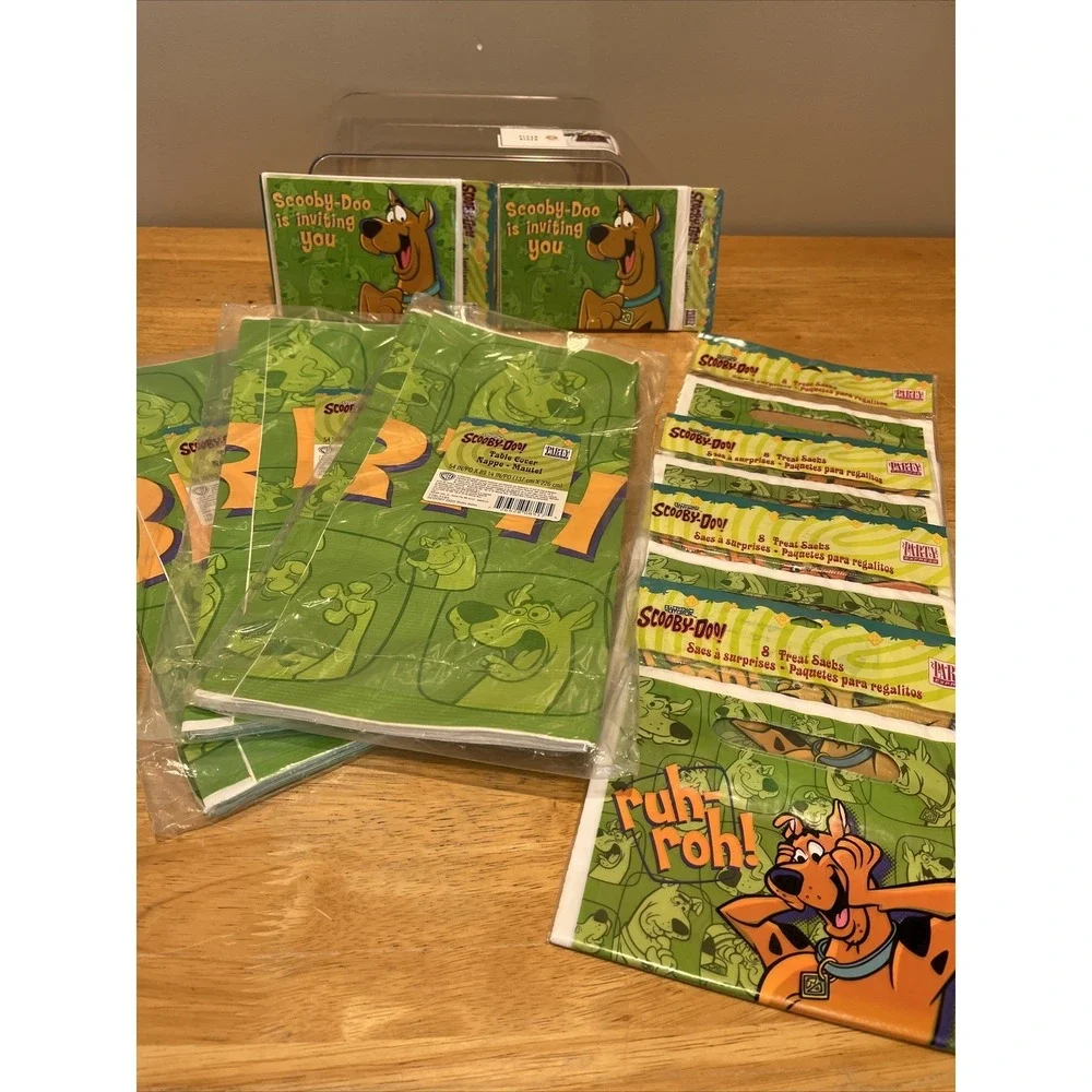 Scooby-Doo 16 Birthday Party Invitations 3 Paper Table ‎ Covers 32 Treat Bags